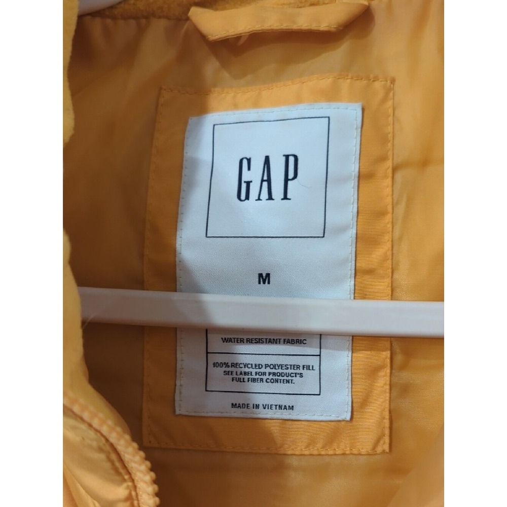 GAP Quilted Vest‎ Yellow size Medium image 2